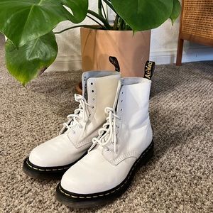 Dr. Martens cream Pascal Leather Boot